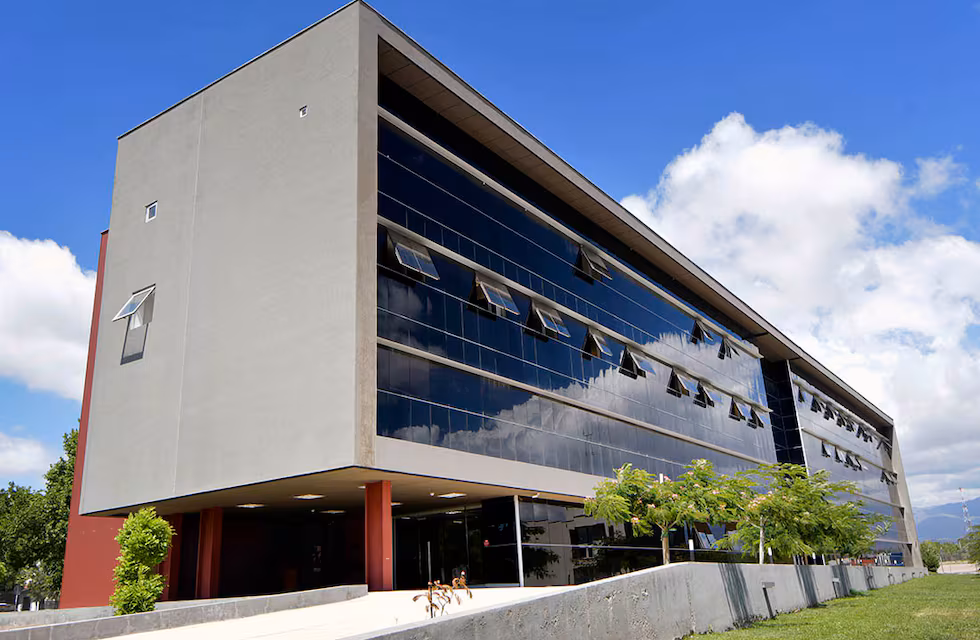 Mendoza Image TLN7U3GC2BBCFPHPBDOAQFM6LY